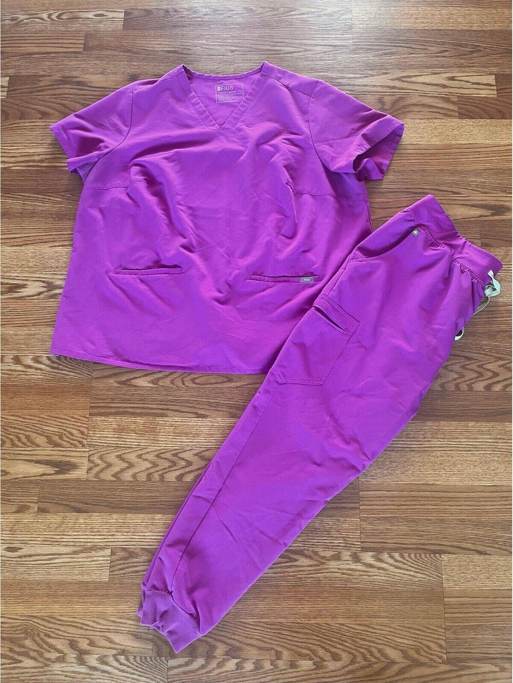 Women’s FIGS scrub top and jogger bottom